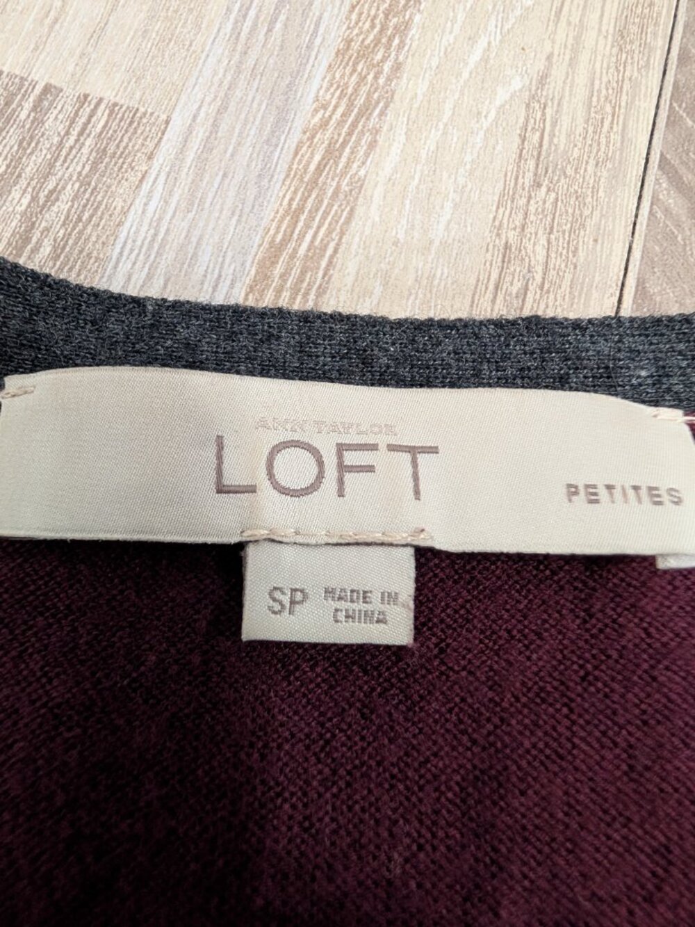 Romantic Dark Academia Preppy Twee Feminine Fall Burgundy Bow Knit Sweater, SP - Picture 11 of 13